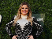 Kelly Clarkson Files to Restore her Name